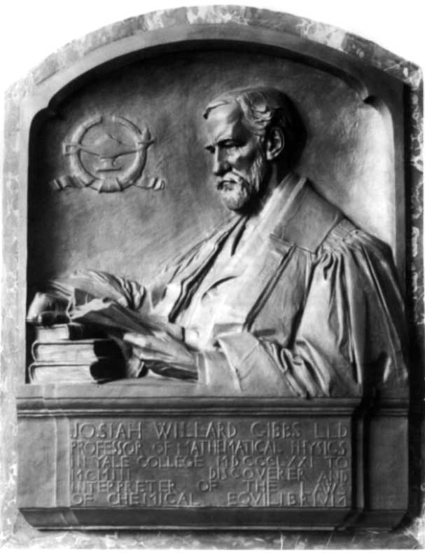 Photo of a statue of Josiah Willard Gibbs