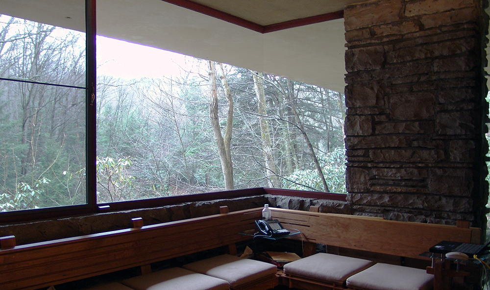 Frank Lloyd Wright, Fallingwater (Edgar J. Kaufmann House), Bear Run, Pennsylvannia, 1937