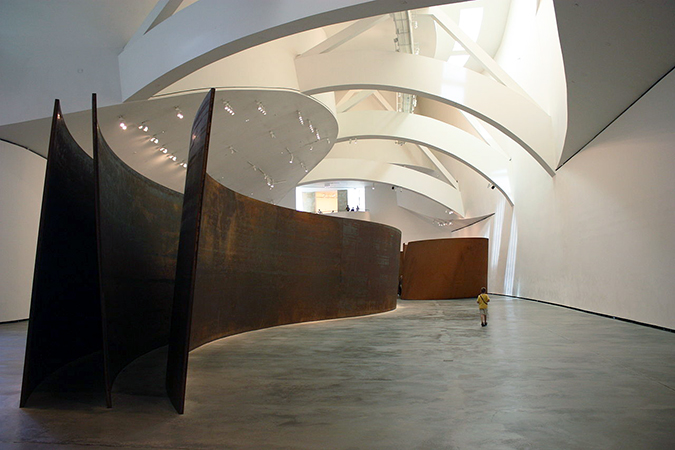 Richard Serra, Snake, 2005, "The Matter of Time" sculptures in the "boat gallery," Guggenheim Museum Bilbao (photo: Ardfern, 