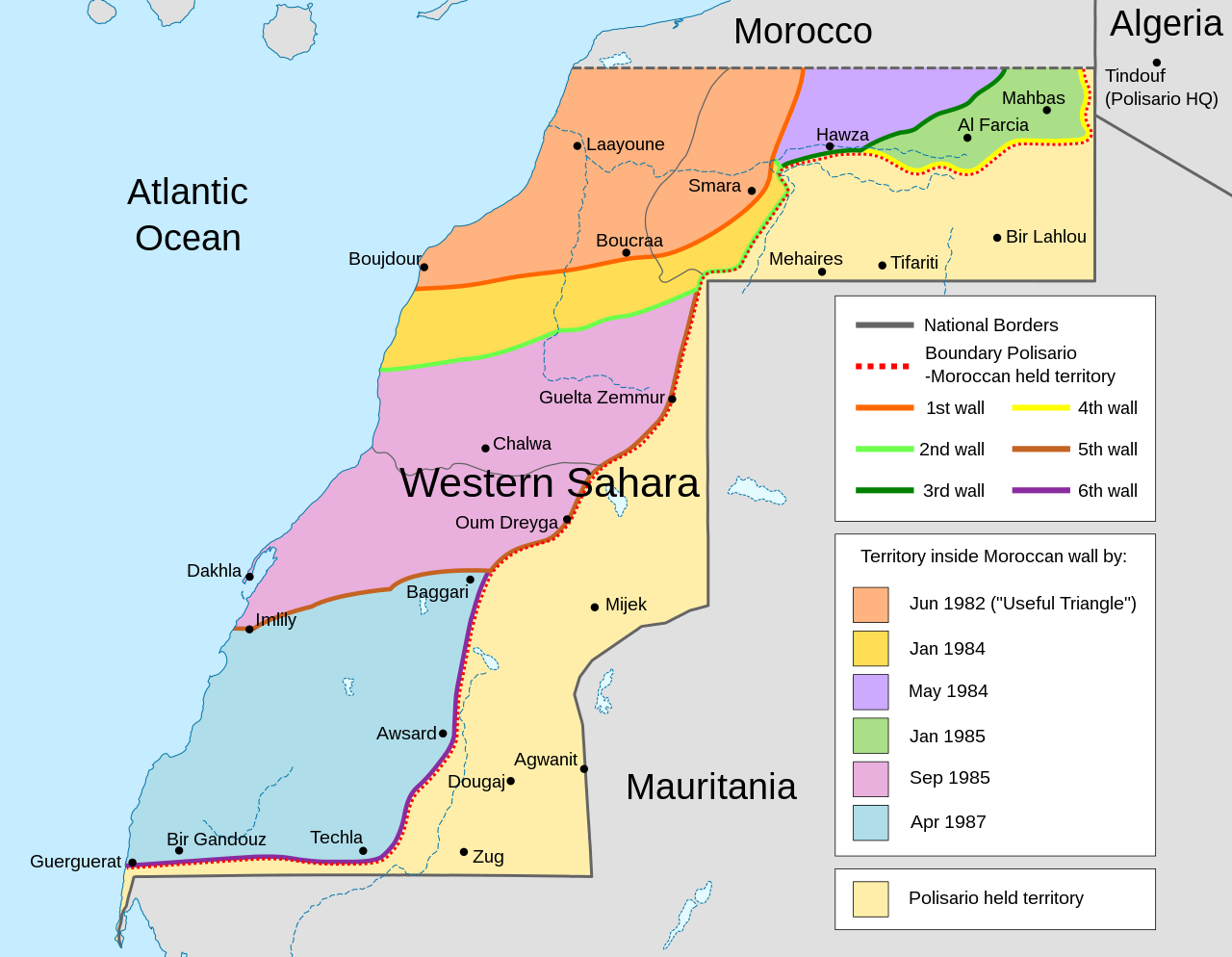 Moroccan Walls in Western Sahara (Roke derivative work: M0tty, 2011. CC BY-SA 3.0.)"